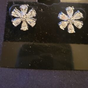 Sterling silver earrings Hp🔥🔥🔥